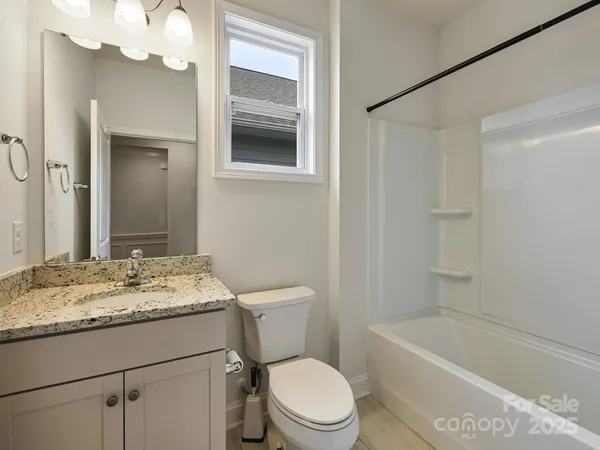 $460,000 | 527 Summerfield Place, Flat Rock, NC 28731