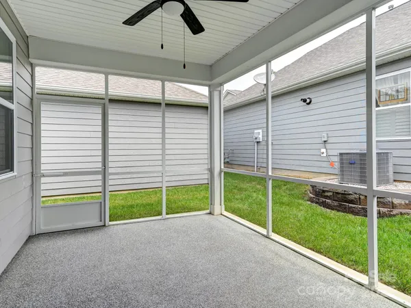 $460,000 | 527 Summerfield Place, Flat Rock, NC 28731