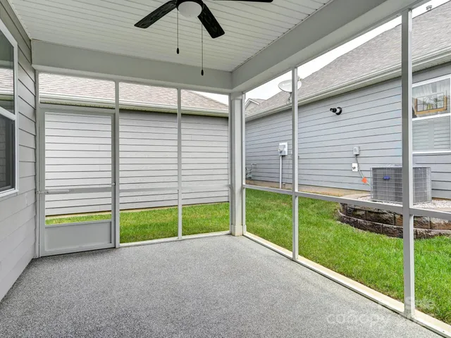 $470,000 | 527 Summerfield Place, Flat Rock, NC 28731