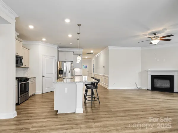 $460,000 | 527 Summerfield Place, Flat Rock, NC 28731