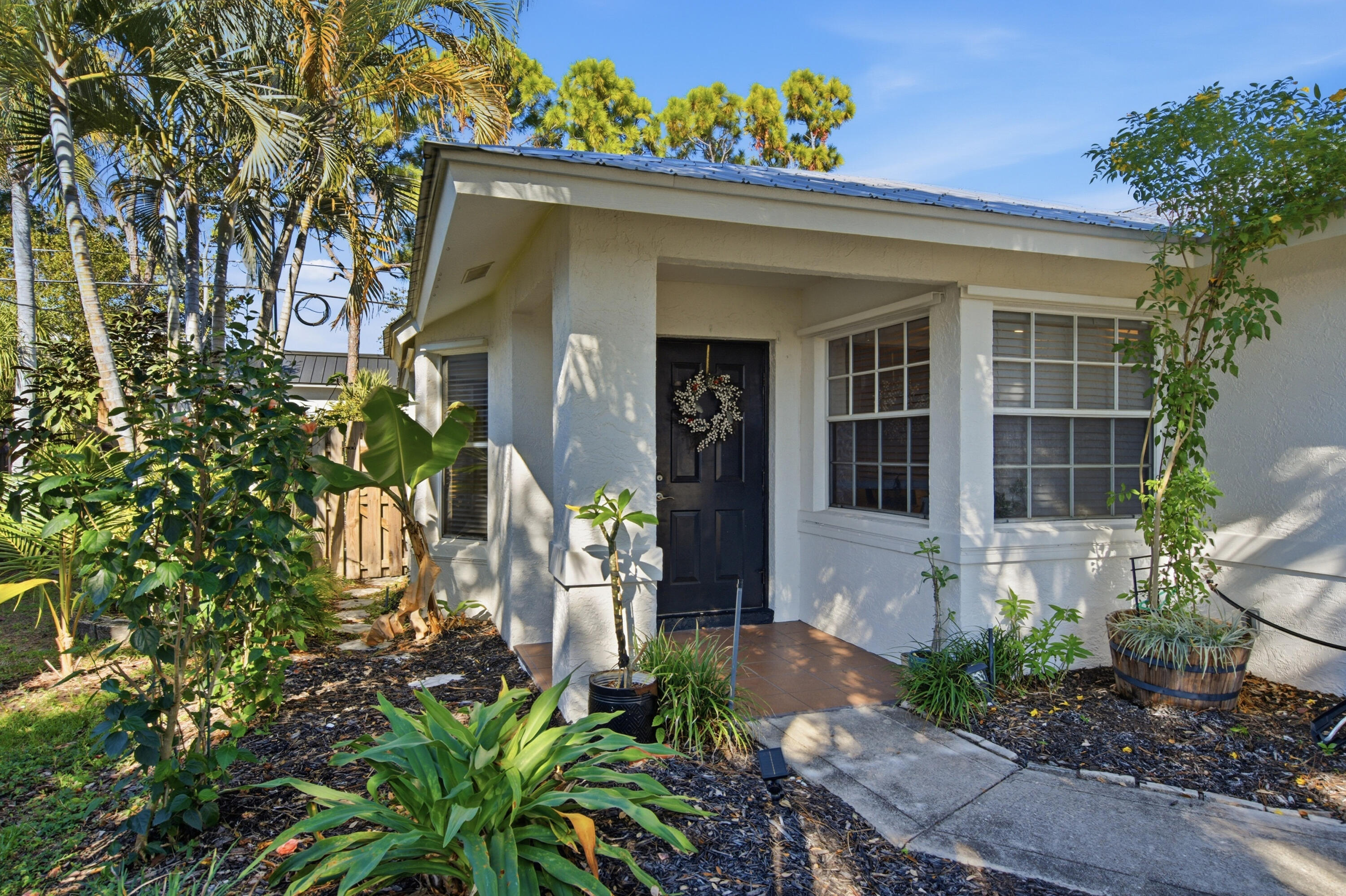 1105 Cherokee Street Jupiter, FL 33458 - Photo 5 of 31 1105_Cherokee_St_009