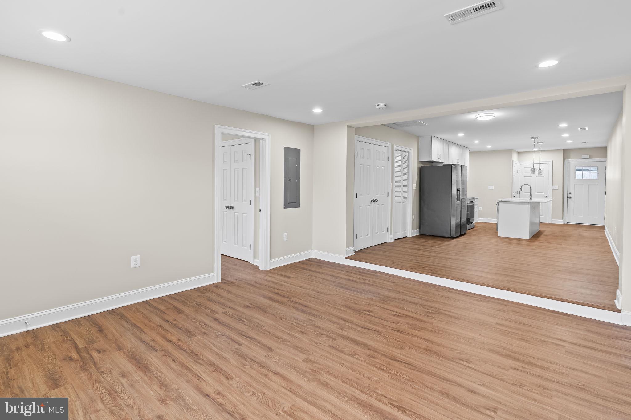 7615 Oxman Road Landover, MD 20785 - Photo 9 of 20 Living Area