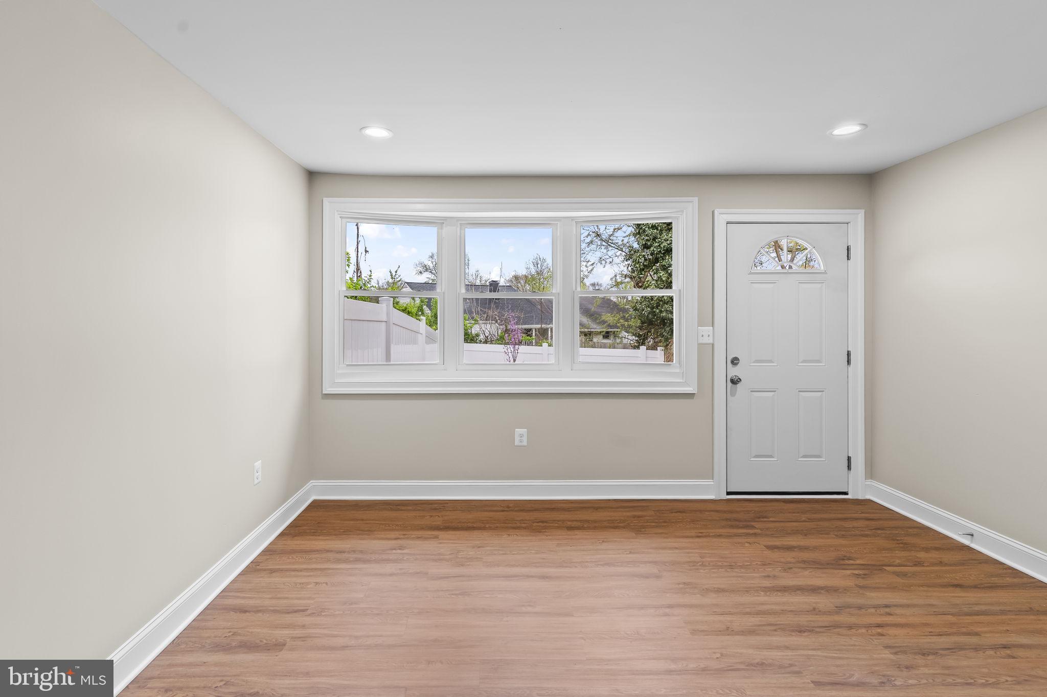 7615 Oxman Road Landover, MD 20785 - Photo 10 of 20 Living Area