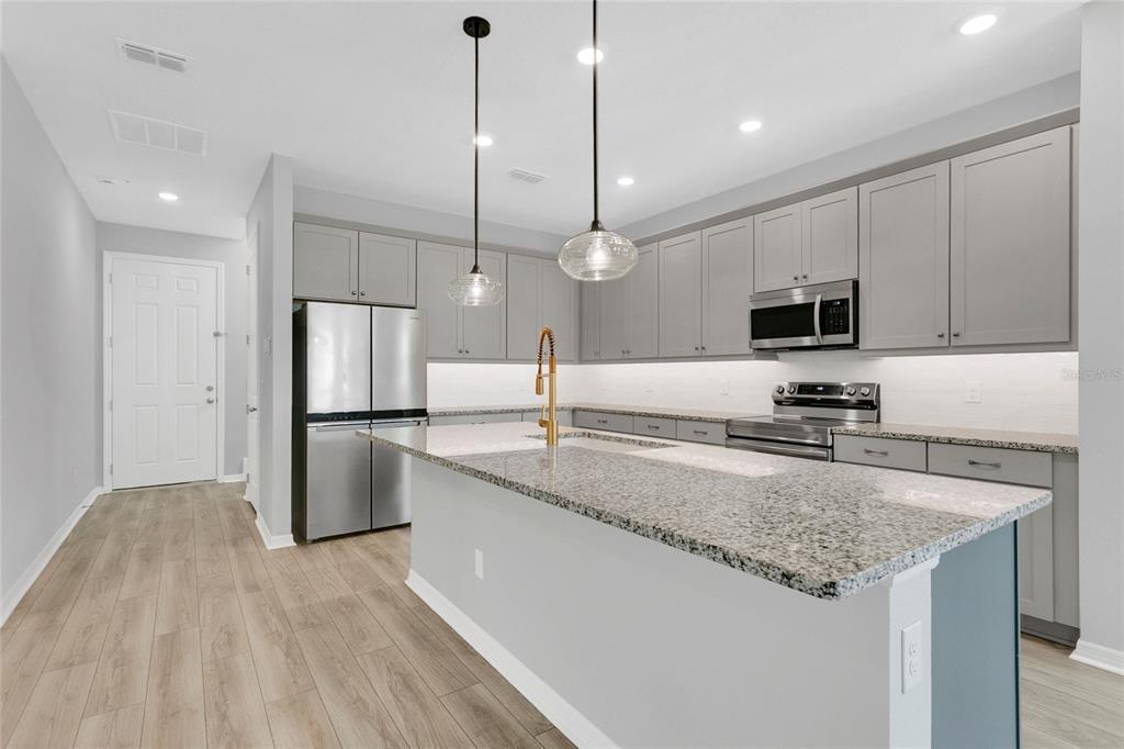 17049 Seville Orange Road Winter Garden, FL 34787 - Photo 8 of 28