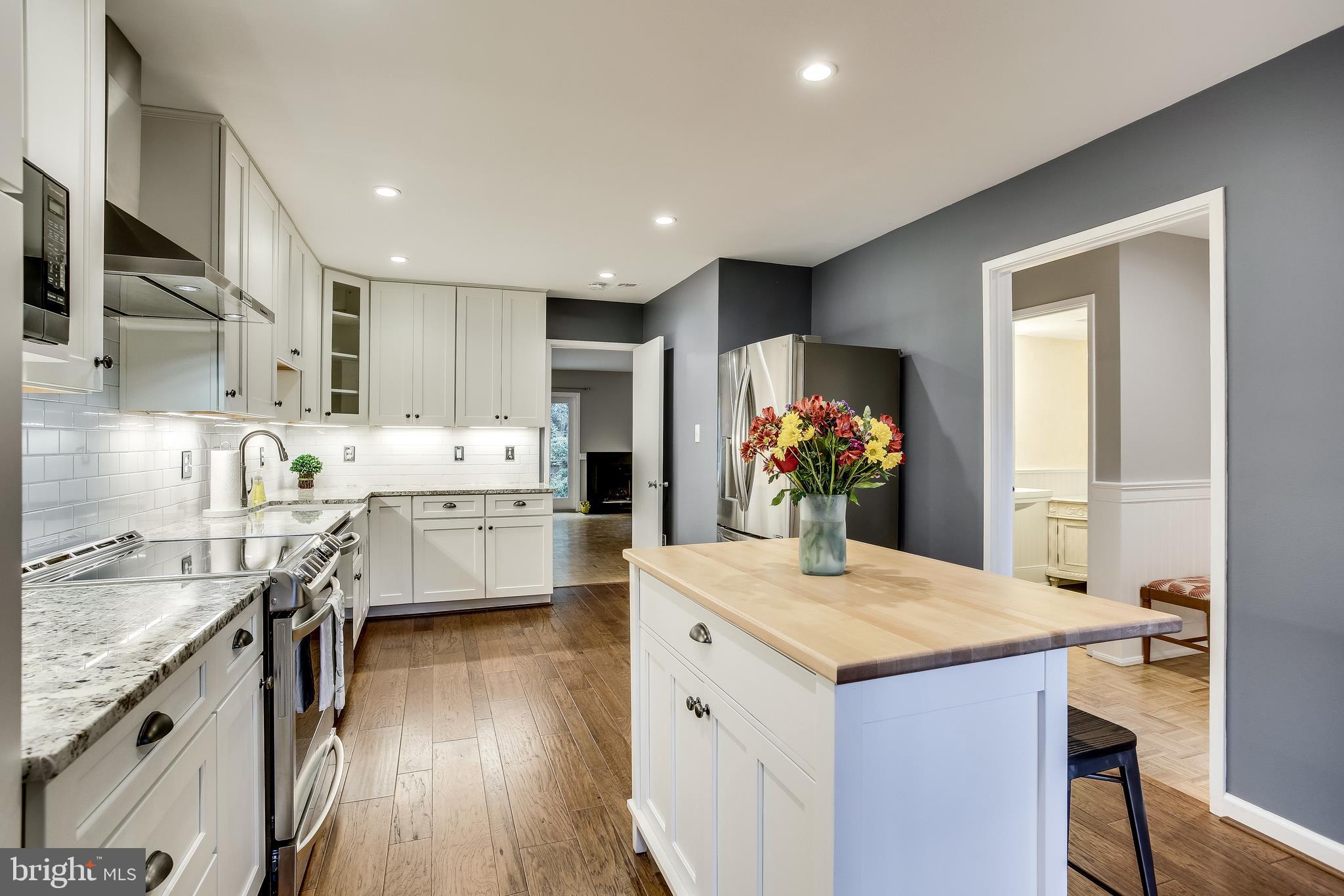 1756 Wainwright Drive Reston, VA 20190 - Photo 10 of 41 Gallery Image 10