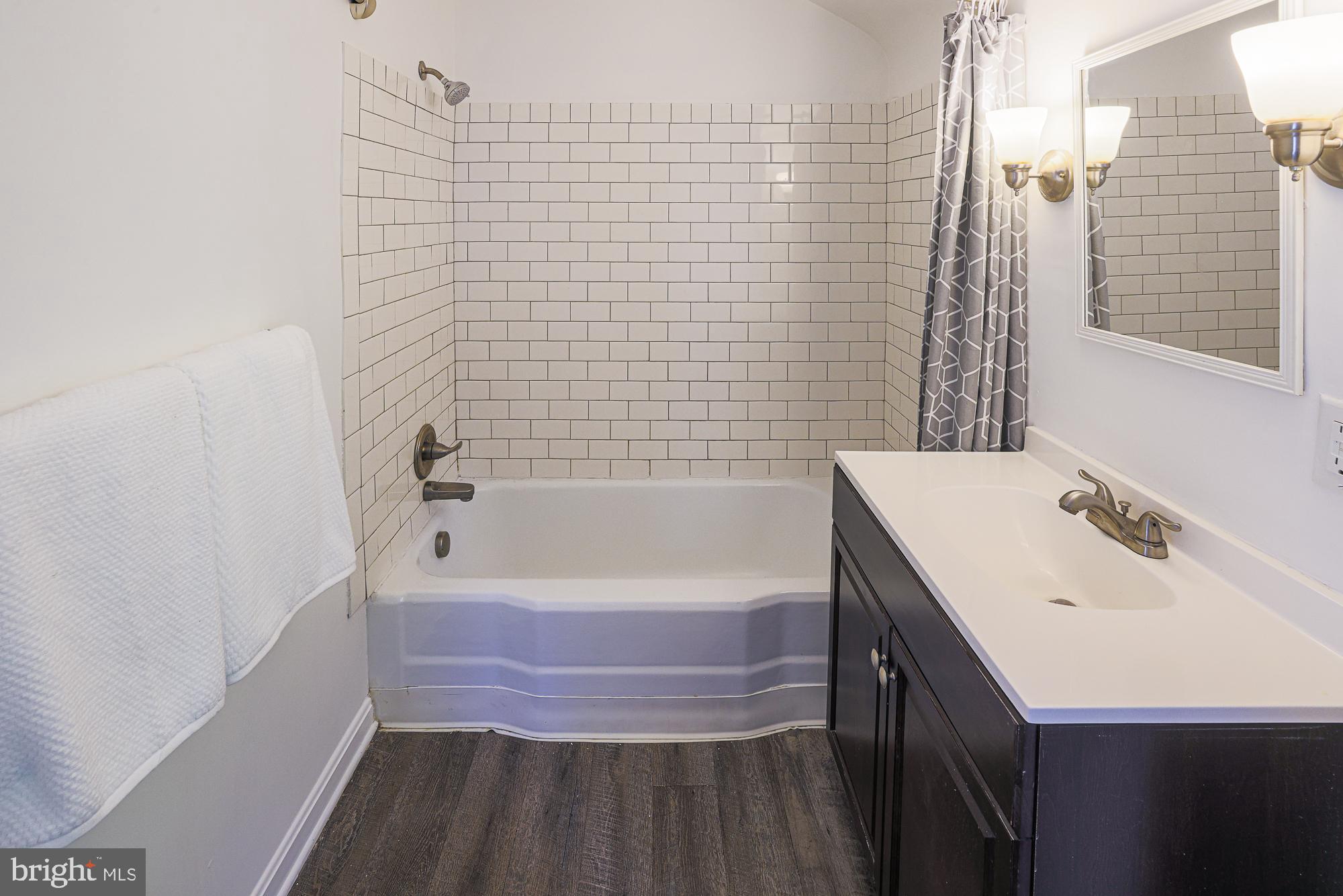 410 Kingston Road Baltimore, MD 21229 - Photo 29 of 56 2nd floor - full bathroom