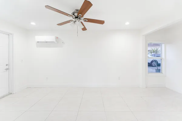 $2,500 | 364 East Palmetto Park Road, Unit 1, Boca Raton, FL 33432