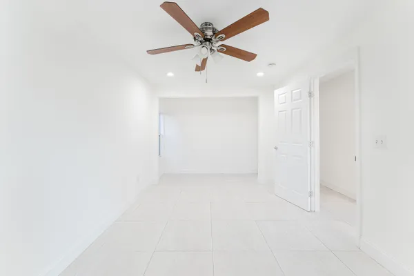 $2,500 | 364 East Palmetto Park Road, Unit 1, Boca Raton, FL 33432
