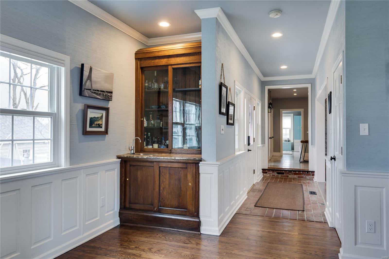 512 North Warson Road Creve Coeur, MO 63141 - Photo 7 of 35