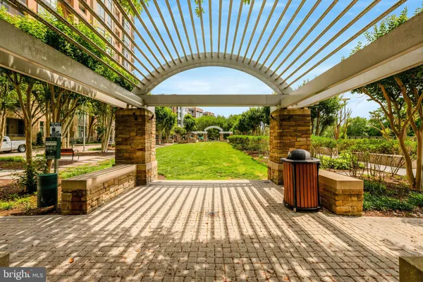 $1,100,000 | 8220 Crestwood Heights Drive, Unit 812, McLean, VA 22102