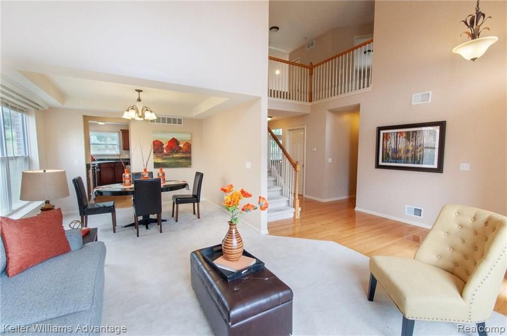 16405 Ridgewood Court Northville, MI 48168 - Photo 6 of 41