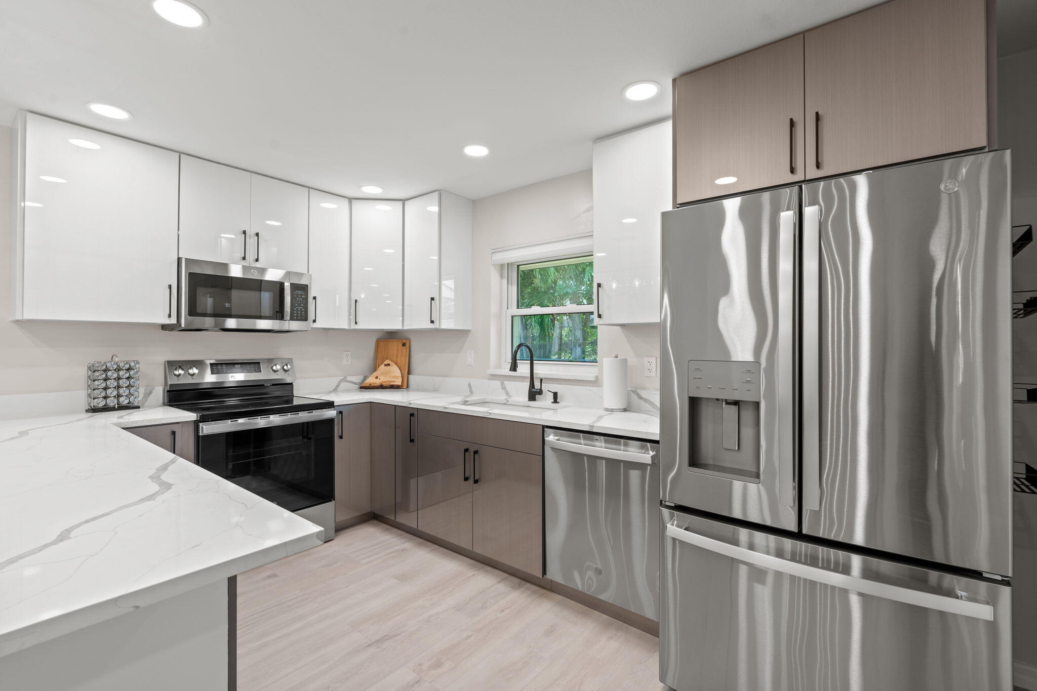 1081 Bimini Lane Singer Island, FL 33404 - Photo 5 of 39 European style cabinets