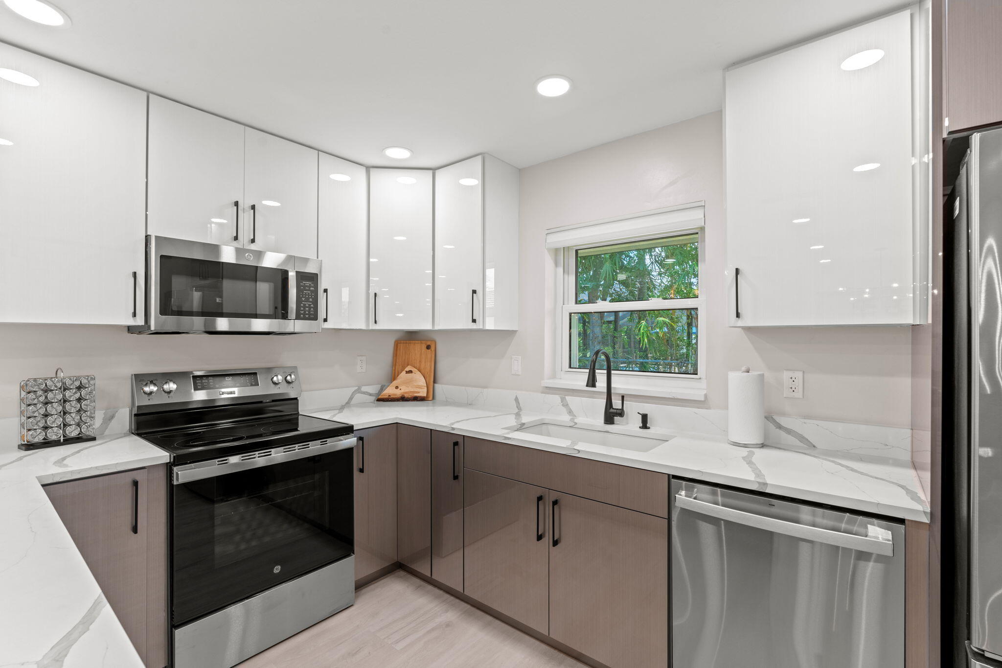 1081 Bimini Lane Singer Island, FL 33404 - Photo 6 of 39 b-or-mls-A7400547