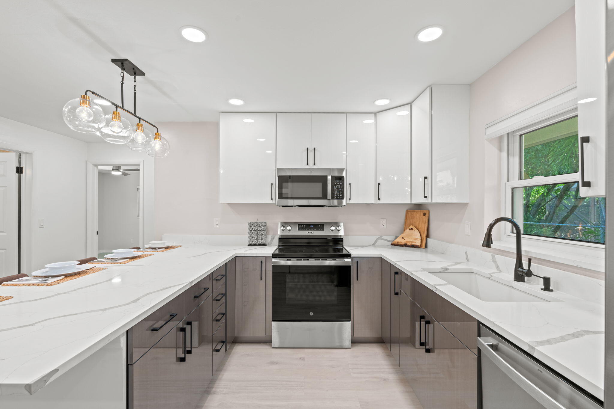 1081 Bimini Lane Singer Island, FL 33404 - Photo 7 of 39 38-web-or-mls-A7400550