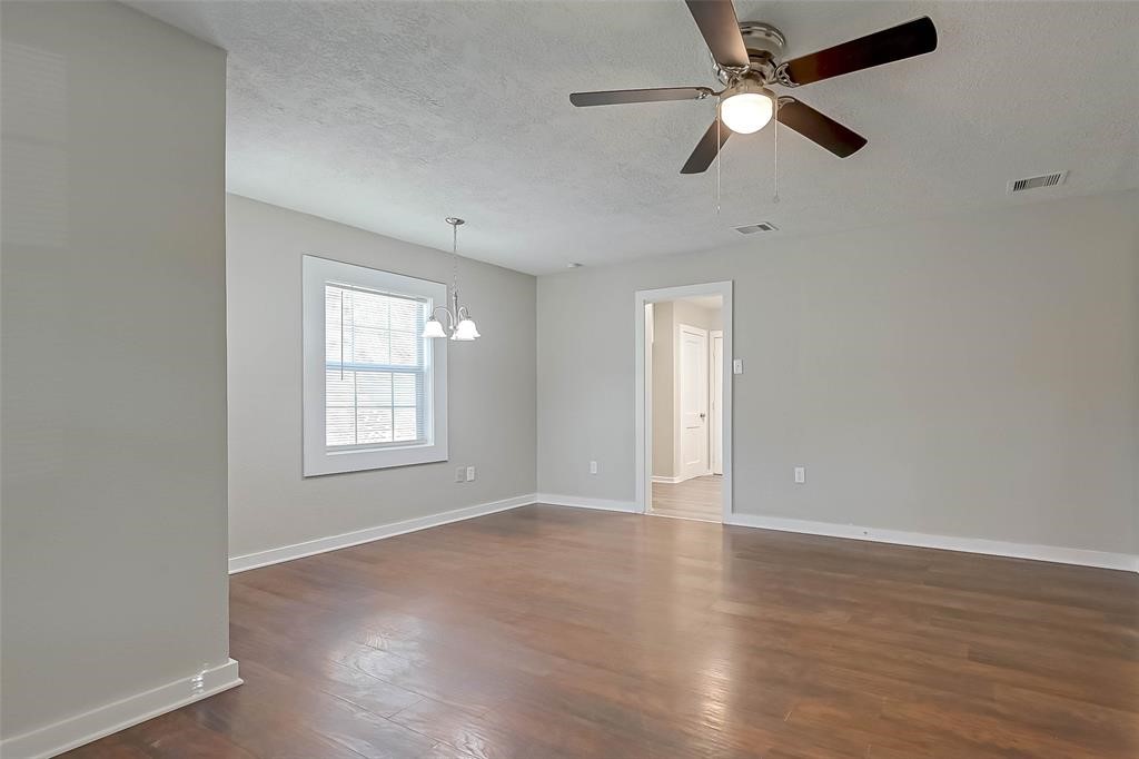 604 Ruth Street Baytown, TX 77520 - Photo 8 of 29 Gallery Image 8