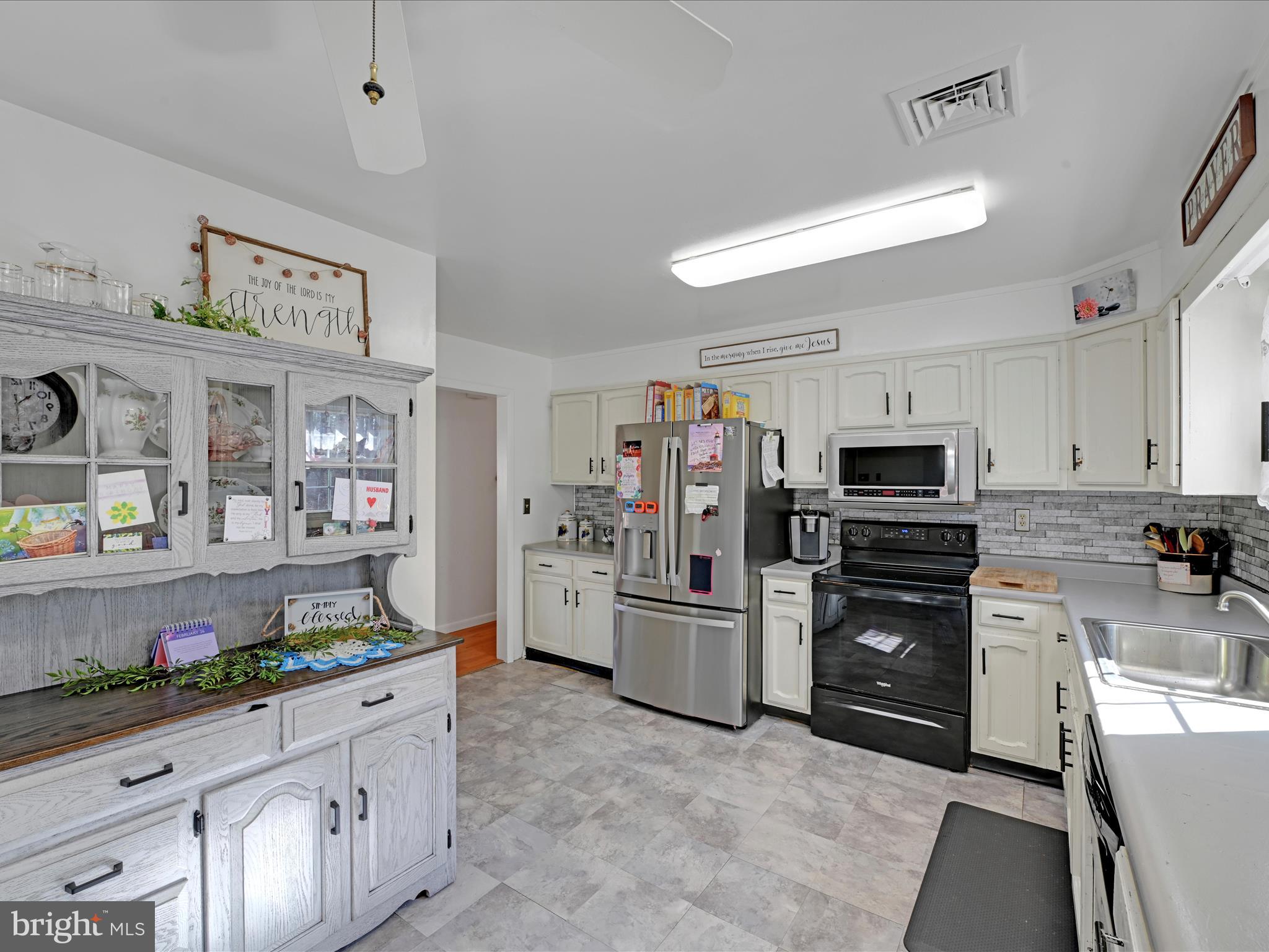 298 Reid Road Coatesville, PA 19320 - Photo 11 of 30 Kitchen