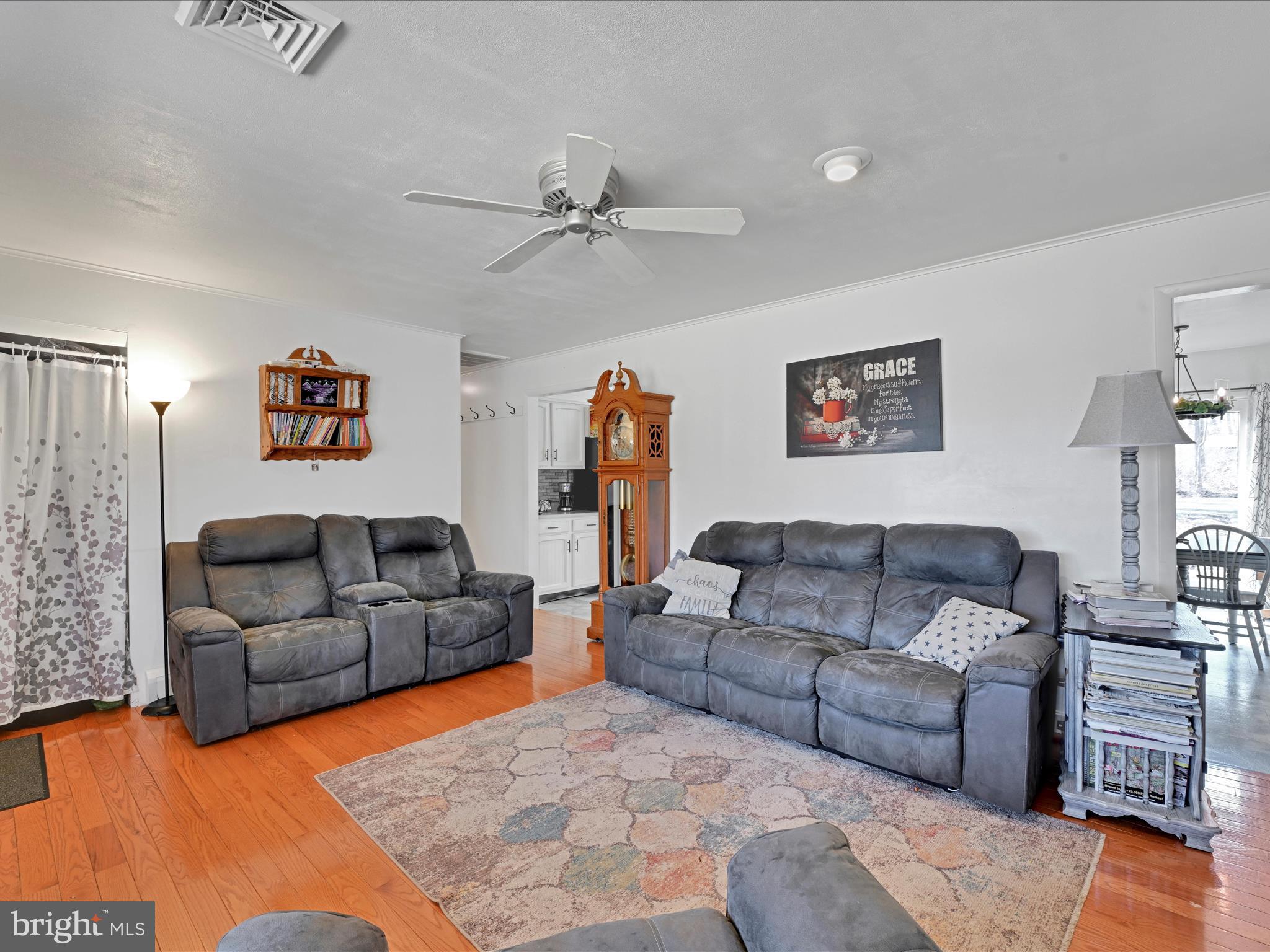 298 Reid Road Coatesville, PA 19320 - Photo 6 of 30 Living Room
