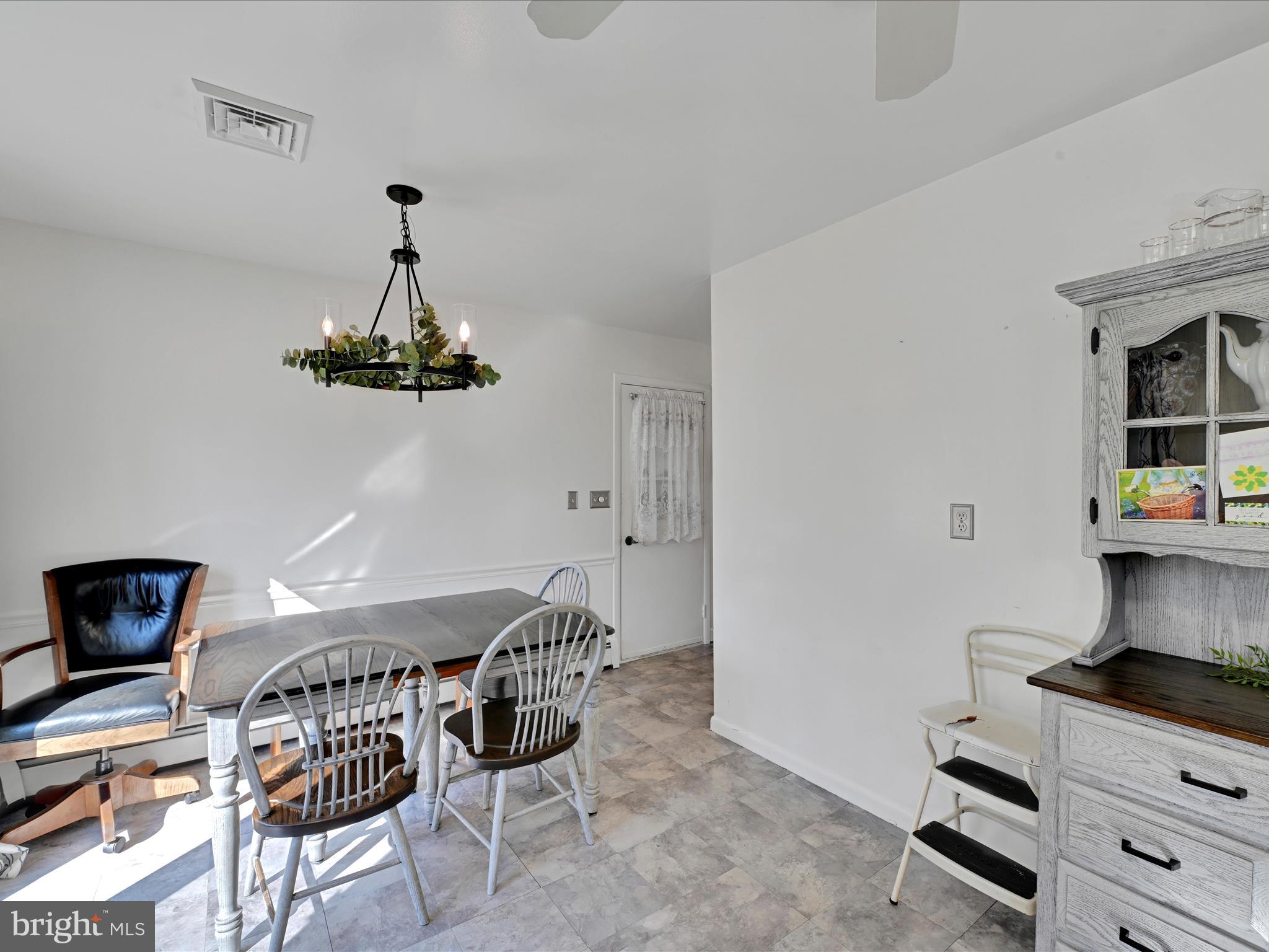 298 Reid Road Coatesville, PA 19320 - Photo 8 of 30 Dining Area
