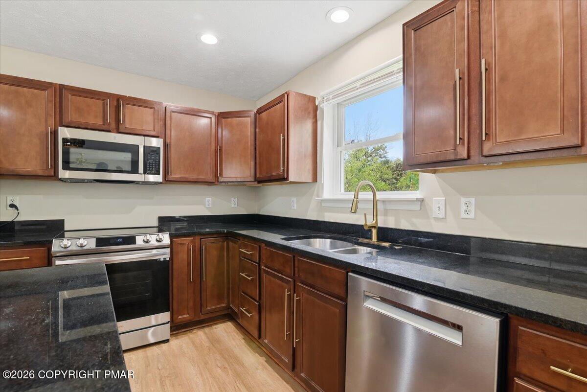 1201 Clover Road Long Pond, PA 18334 - Photo 32 of 105 Kitchen