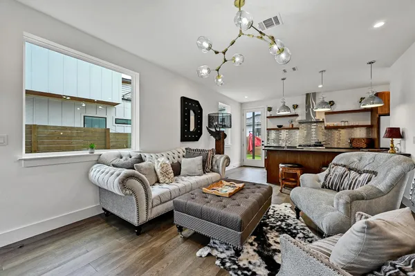 $3,500 | 201 Tillery Square, Unit 2, Austin, TX 78702