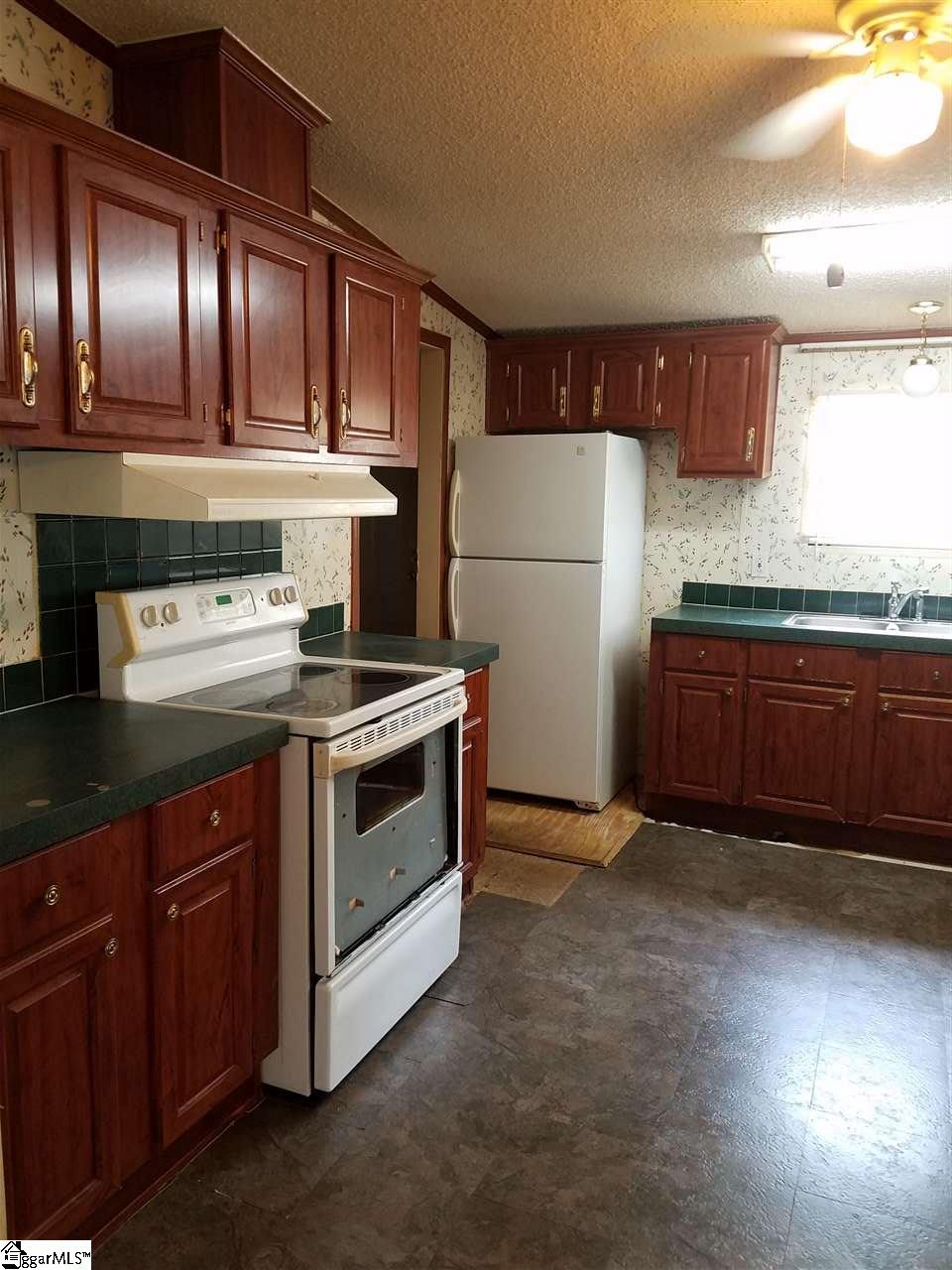 660 State Rd S-42-9796 Duncan, SC 29334 - Photo 4 of 14 Gallery Image 4
