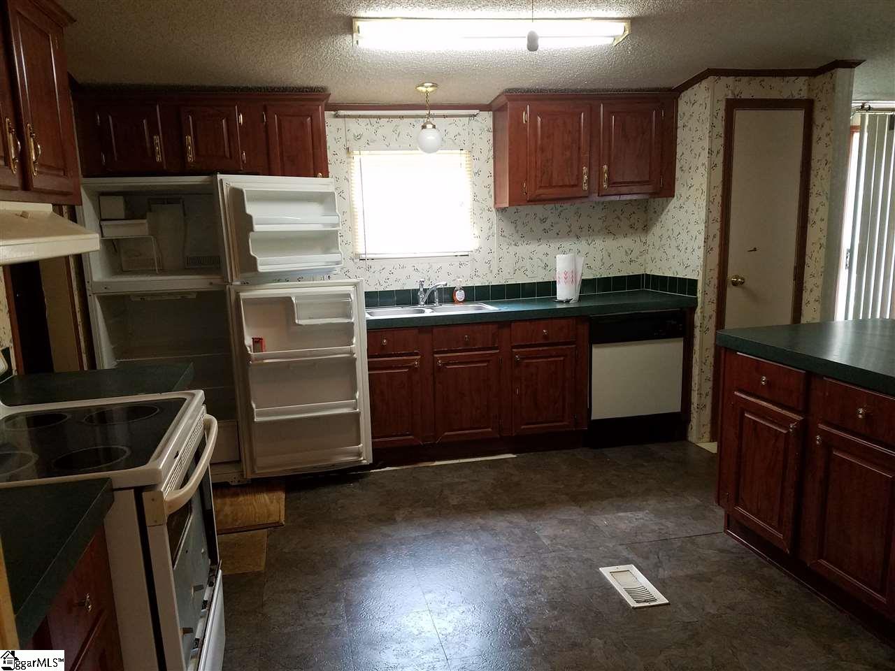 660 State Rd S-42-9796 Duncan, SC 29334 - Photo 5 of 14 Gallery Image 5