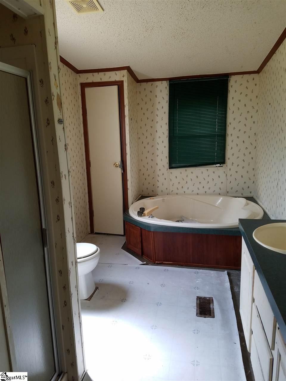 660 State Rd S-42-9796 Duncan, SC 29334 - Photo 10 of 14 Gallery Image 10
