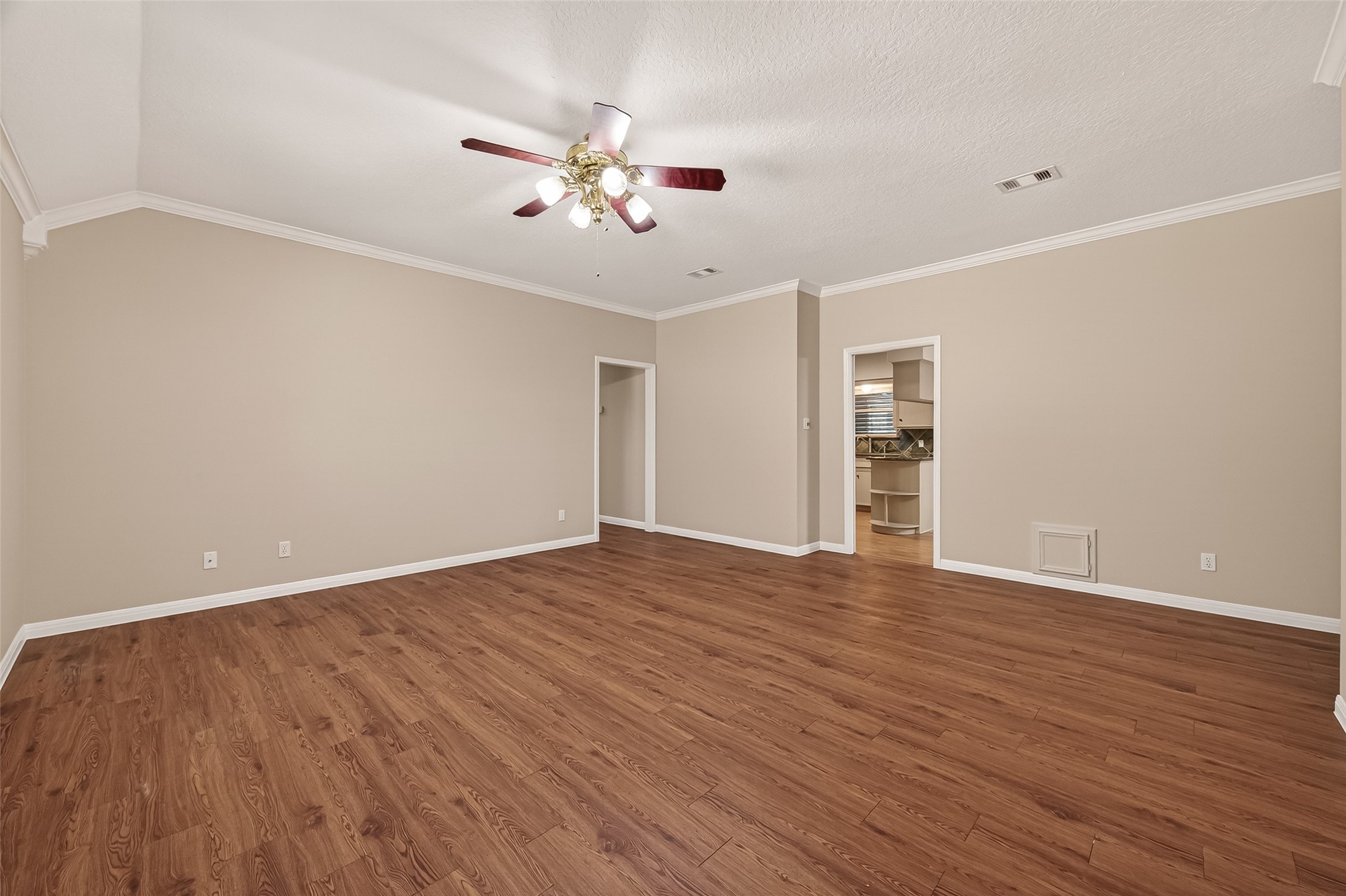 1012 Lilley Road Alvin, TX 77511 - Photo 3 of 29 Living Room