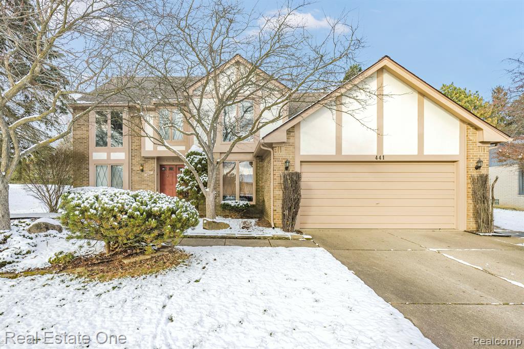 441 Silvervale Drive Rochester Hills, MI 48309 - Photo 2 of 57