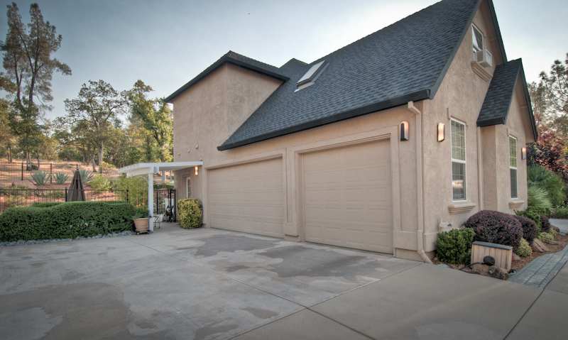 16300 Texas Springs Road Redding, CA 96001 - Photo 17 of 23 triple car garage