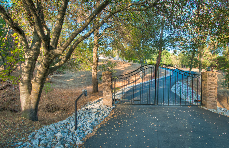 16300 Texas Springs Road Redding, CA 96001 - Photo 23 of 23 gated driveway