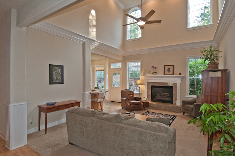 16300 Texas Springs Road Redding, CA 96001 - Photo 4 of 23 great room with gas fireplace