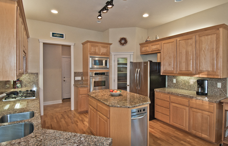 16300 Texas Springs Road Redding, CA 96001 - Photo 6 of 23 maple and blond ash