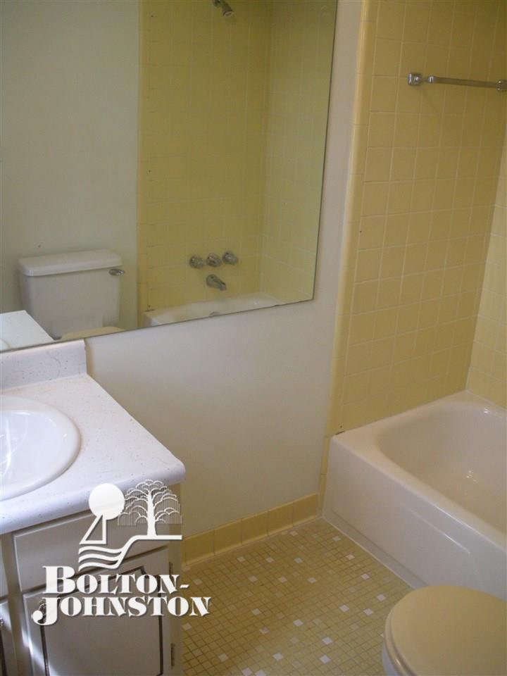1497 Torrey Road Grosse Pointe, MI 48236 - Photo 35 of 49 31319575-34.JPG