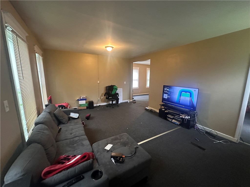 345 4th Street Rochester, NY 14605 - Photo 4 of 8