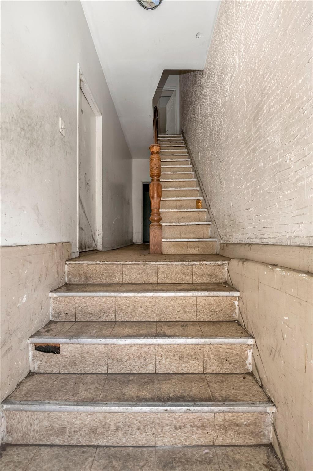 1129 East Tremont Avenue Bronx, NY 10460 - Photo 4 of 14 a view of entryway