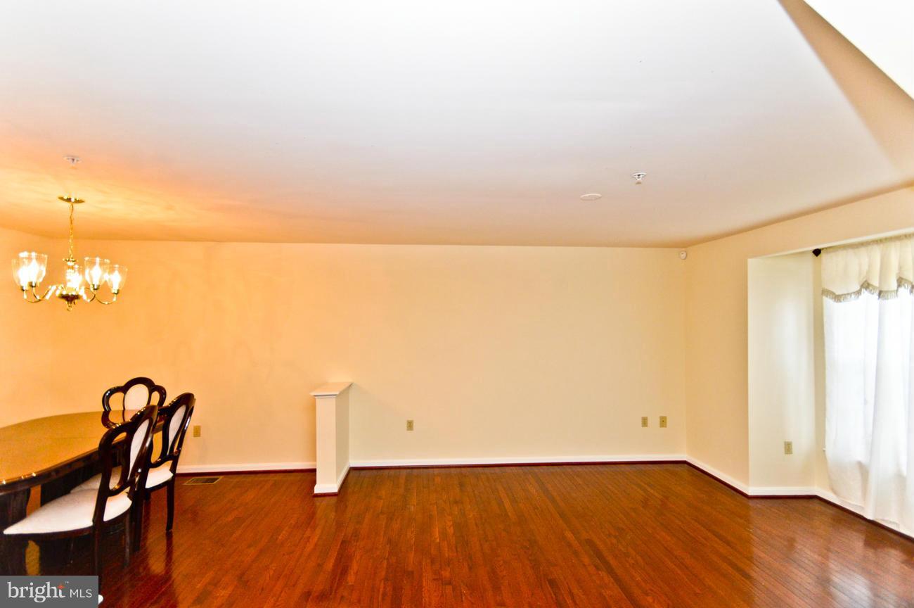 1487 Howard Road Southeast Washington, DC 20020 - Photo 2 of 11 Living Room