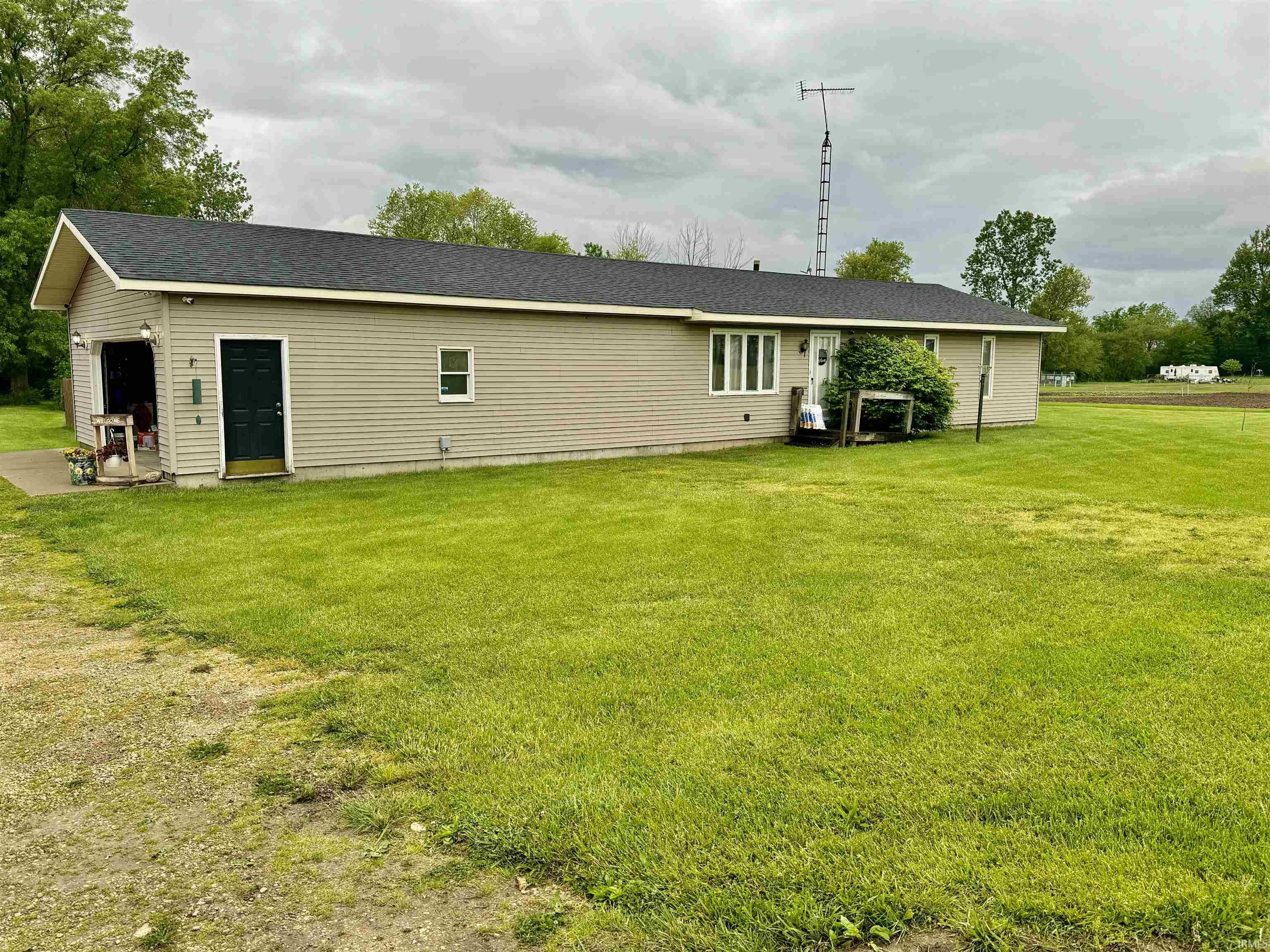 2610 South Como Road Portland, IN 47371 - Photo 2 of 16 Gallery Image 2