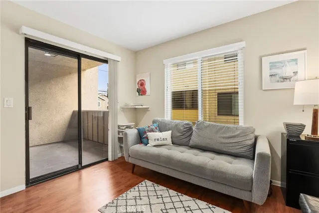 $874,000 | 2304 Mathews Avenue, Unit 2, Redondo Beach, CA 90278