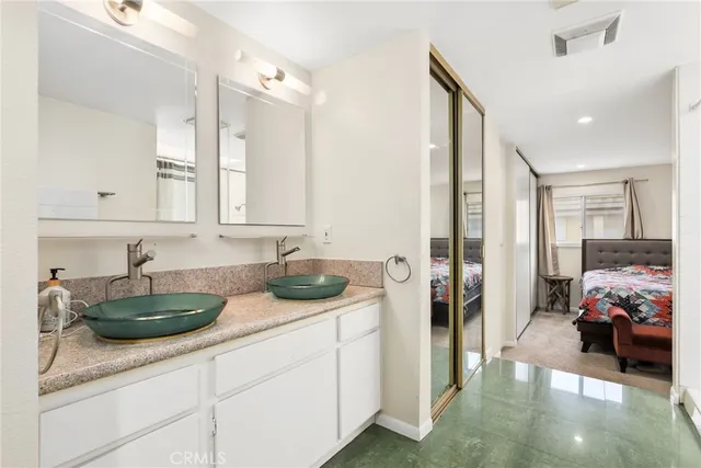 $874,000 | 2304 Mathews Avenue, Unit 2, Redondo Beach, CA 90278