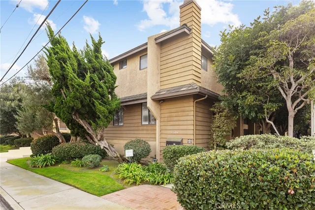 $874,000 | 2304 Mathews Avenue, Unit 2, Redondo Beach, CA 90278