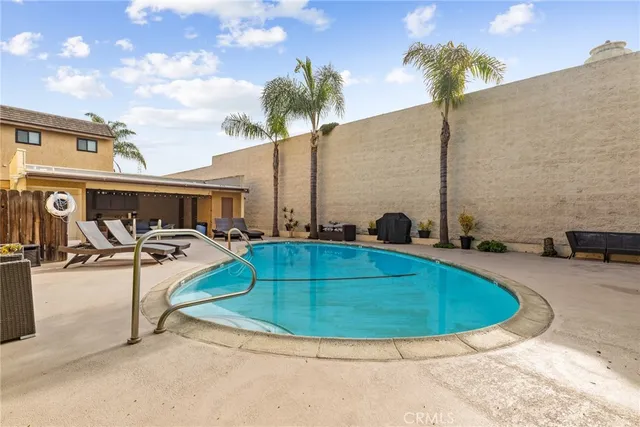 $874,000 | 2304 Mathews Avenue, Unit 2, Redondo Beach, CA 90278