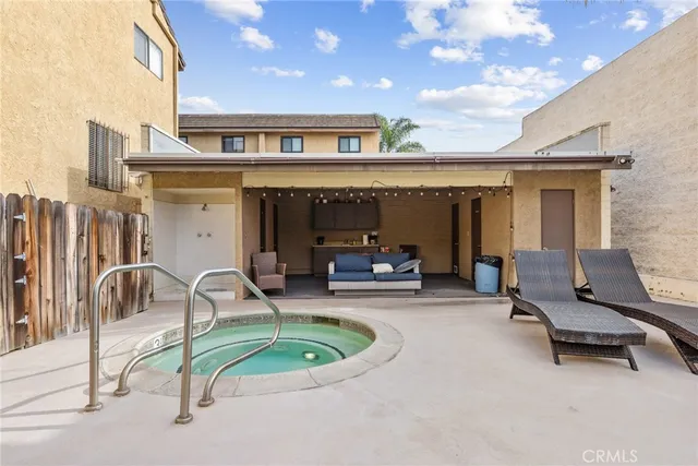 $874,000 | 2304 Mathews Avenue, Unit 2, Redondo Beach, CA 90278