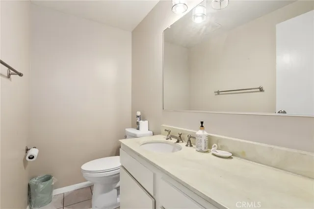 $874,000 | 2304 Mathews Avenue, Unit 2, Redondo Beach, CA 90278