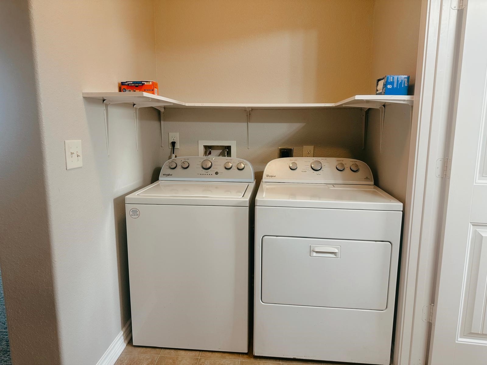 4480 Detroit Street Beaumont, TX 77703 - Photo 14 of 24 a utility room with dryer and washer