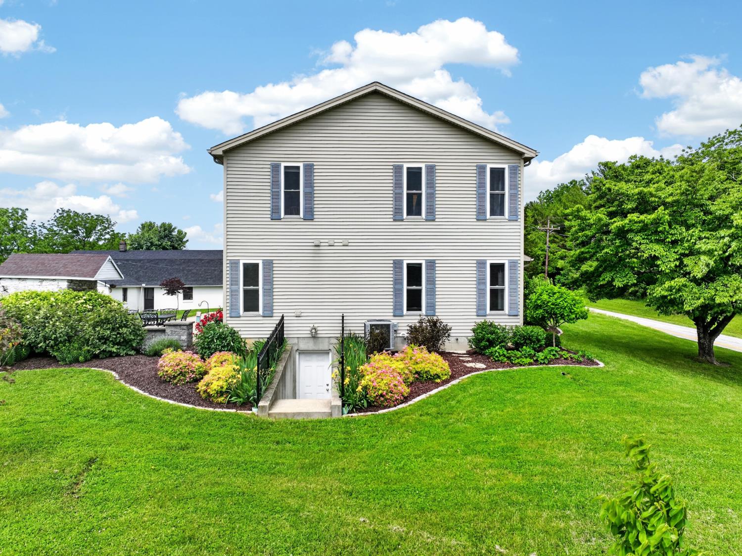 10449 North Dearborn Road Sunman, IN 47041 - Photo 5 of 78