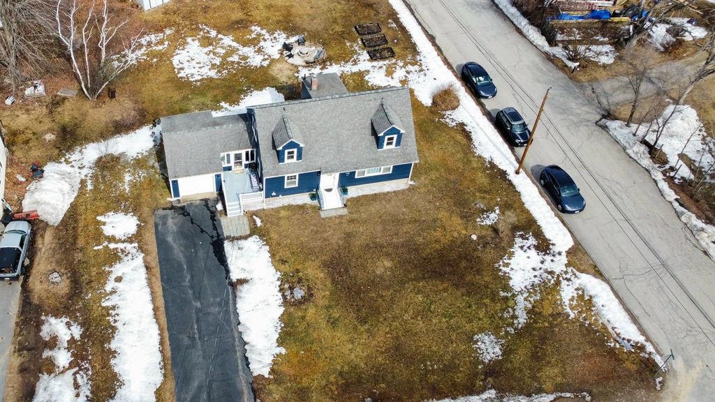143 Littleworth Road Dover, NH 03820 - Photo 2 of 40