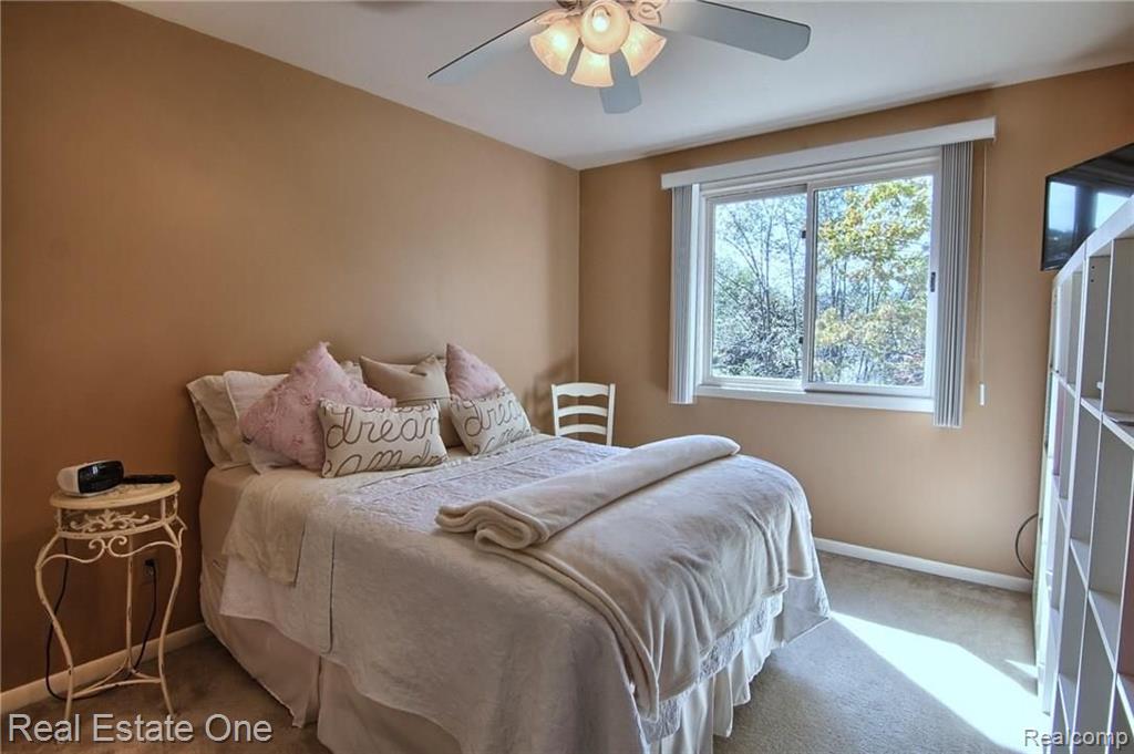31135 Country Ridge Circle Farmington Hills, MI 48331 - Photo 29 of 37