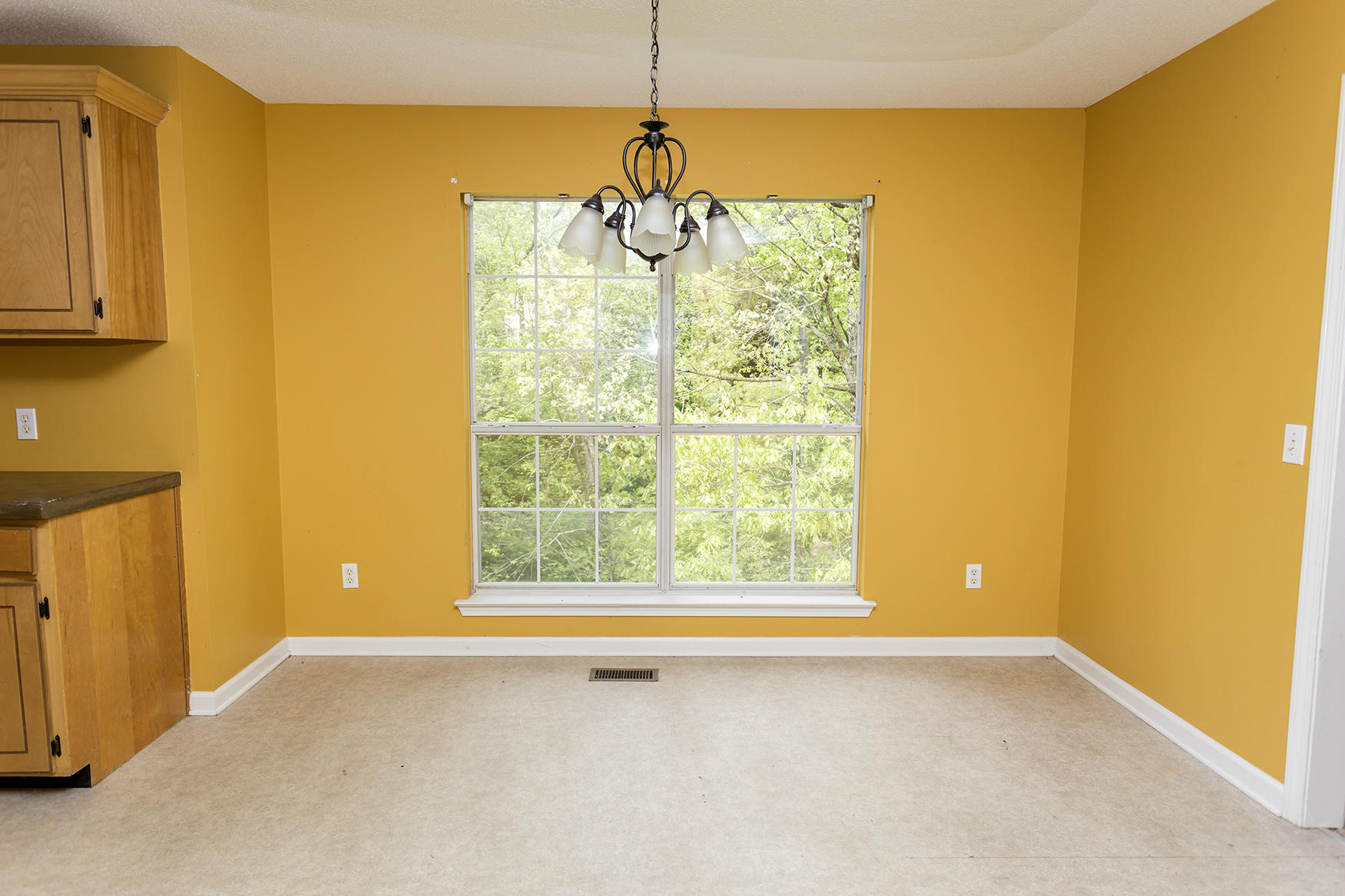 6237 Hunter Valley Road, Unit 46 Ooltewah, TN 37363 - Photo 2 of 12 dining