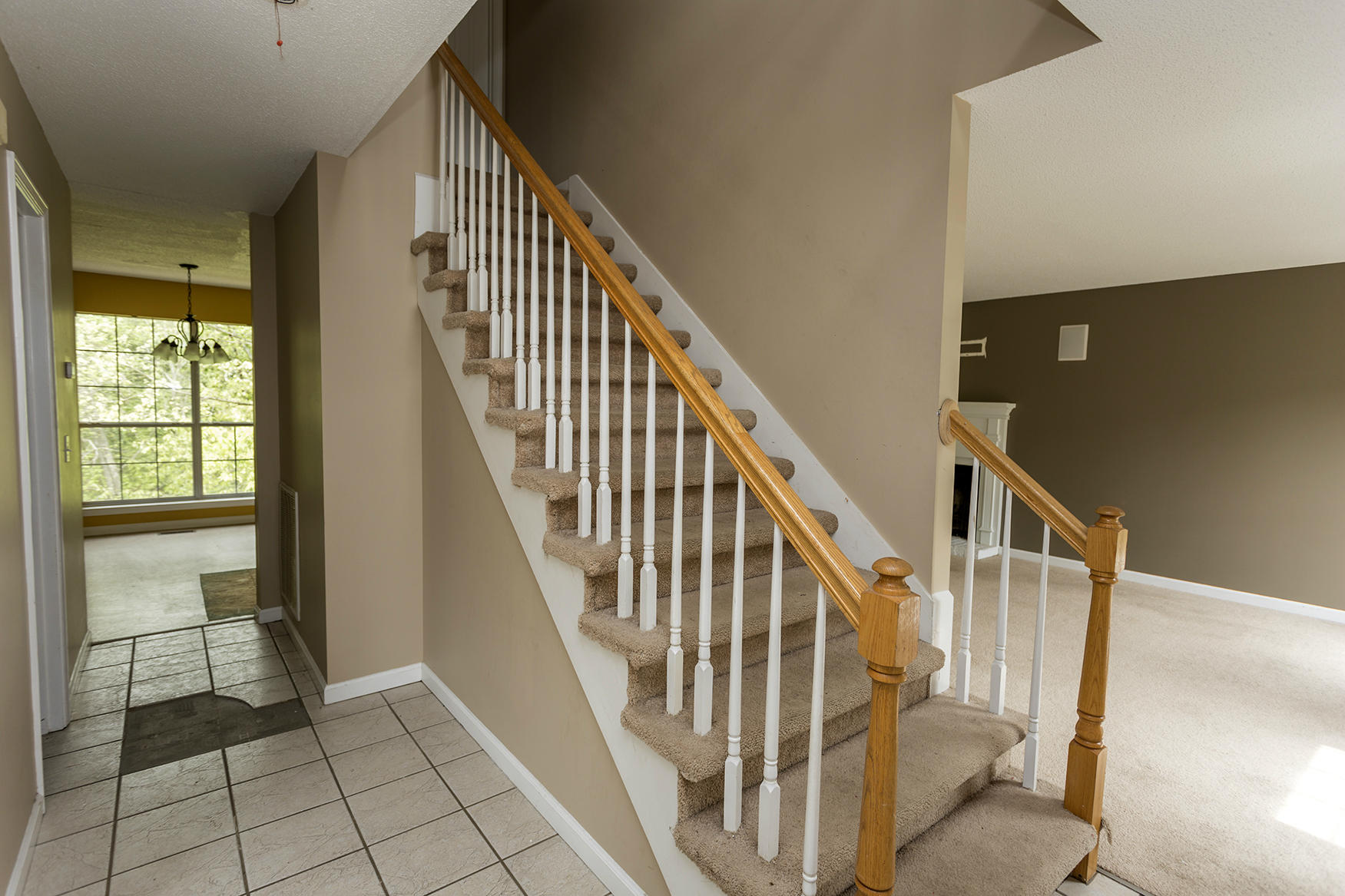 6237 Hunter Valley Road, Unit 46 Ooltewah, TN 37363 - Photo 6 of 12 Foyer